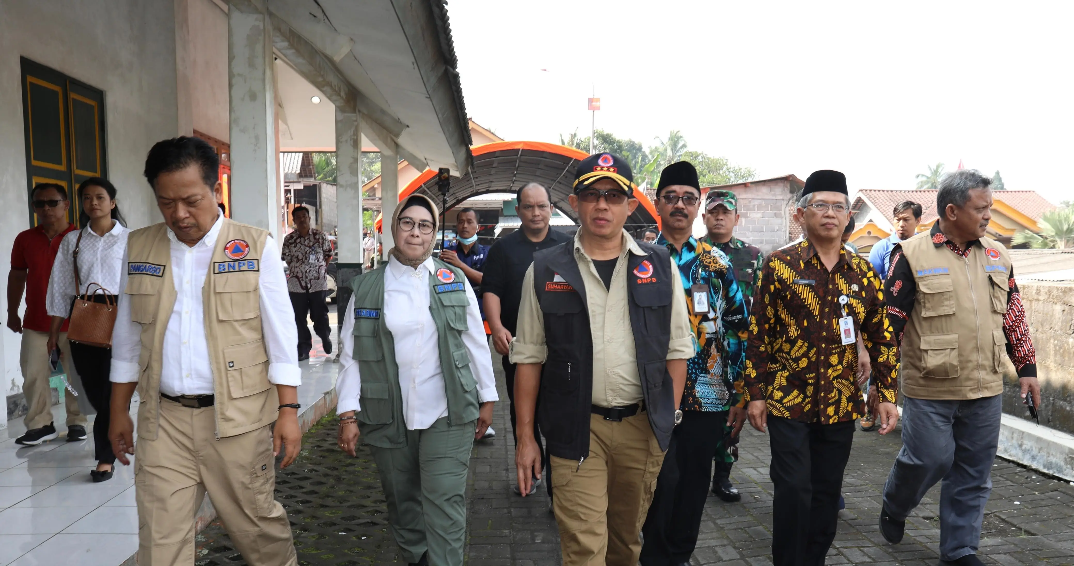 Melihat Kegigihan Lansia Ikuti Evakuasi Mandiri di Kaki Gunungapi Merapi